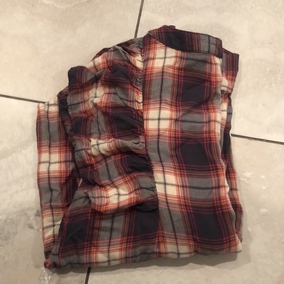 🍓Ruffled plaid top🍓 - Picture 13 of 14